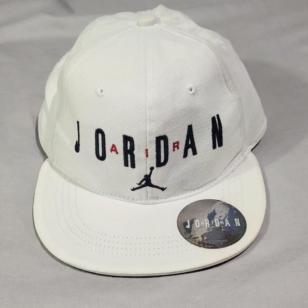 Jordan Snapback Hat Mens OS White Excellent Embroidered Flat Brim Cap 8/20